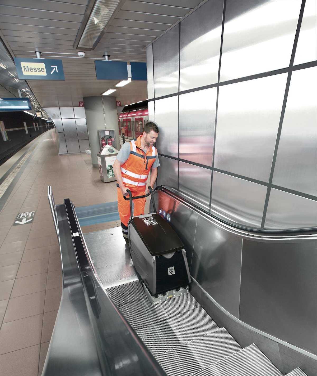 Kärcher BR 47/35 Esc Ep – profesionalus eskalatorių ir slenkančių takų valiklis - Image 5